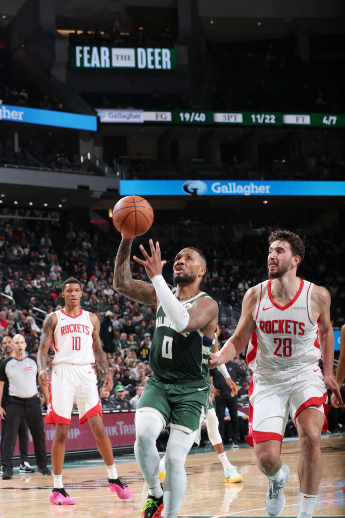 雄鹿队凭借高强度防守连胜对手 雄鹿队凭借高强度防守连胜对手