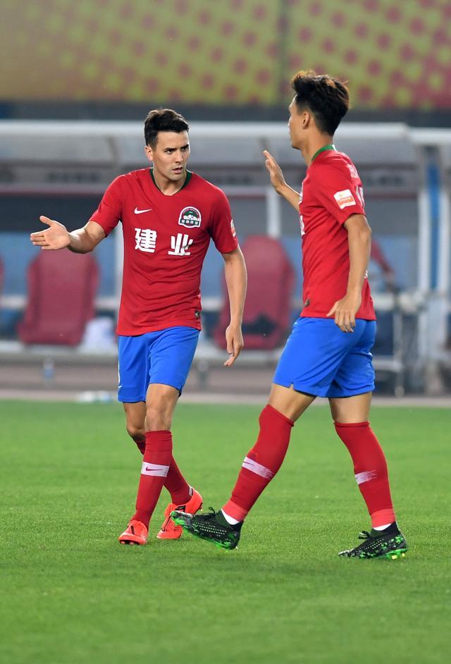 天津泰达主场不敌河南建业,遭遇两连败 天津泰达主场不敌河南建业,遭遇两连败