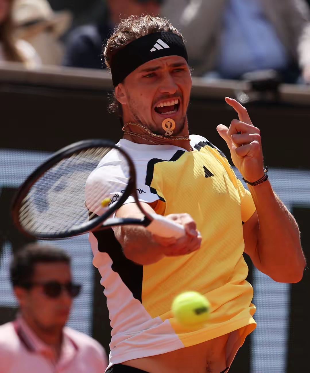 关于年终总决赛碾压拉沃尔杯，兹维列夫点燃赛场的信息