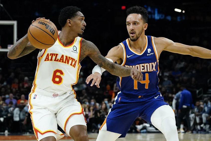 关于天津队逆转山东队，布克关键制胜的信息