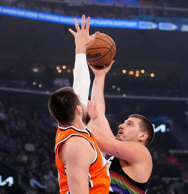 江苏队轻取爵士,约基奇扛起全队 江苏队轻取爵士,约基奇扛起全队