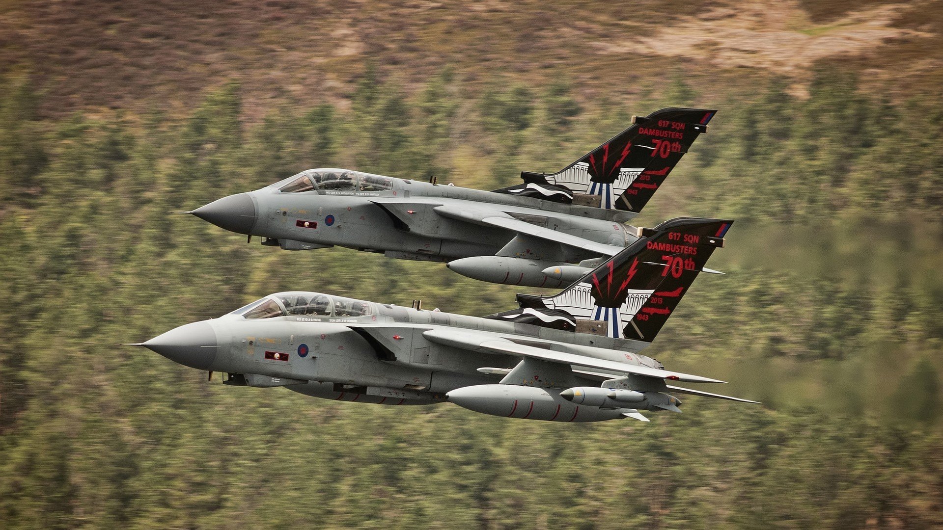 开云下载-虚构之战，当福克斯跨越大洋点燃骑士，末节绞杀华南虎