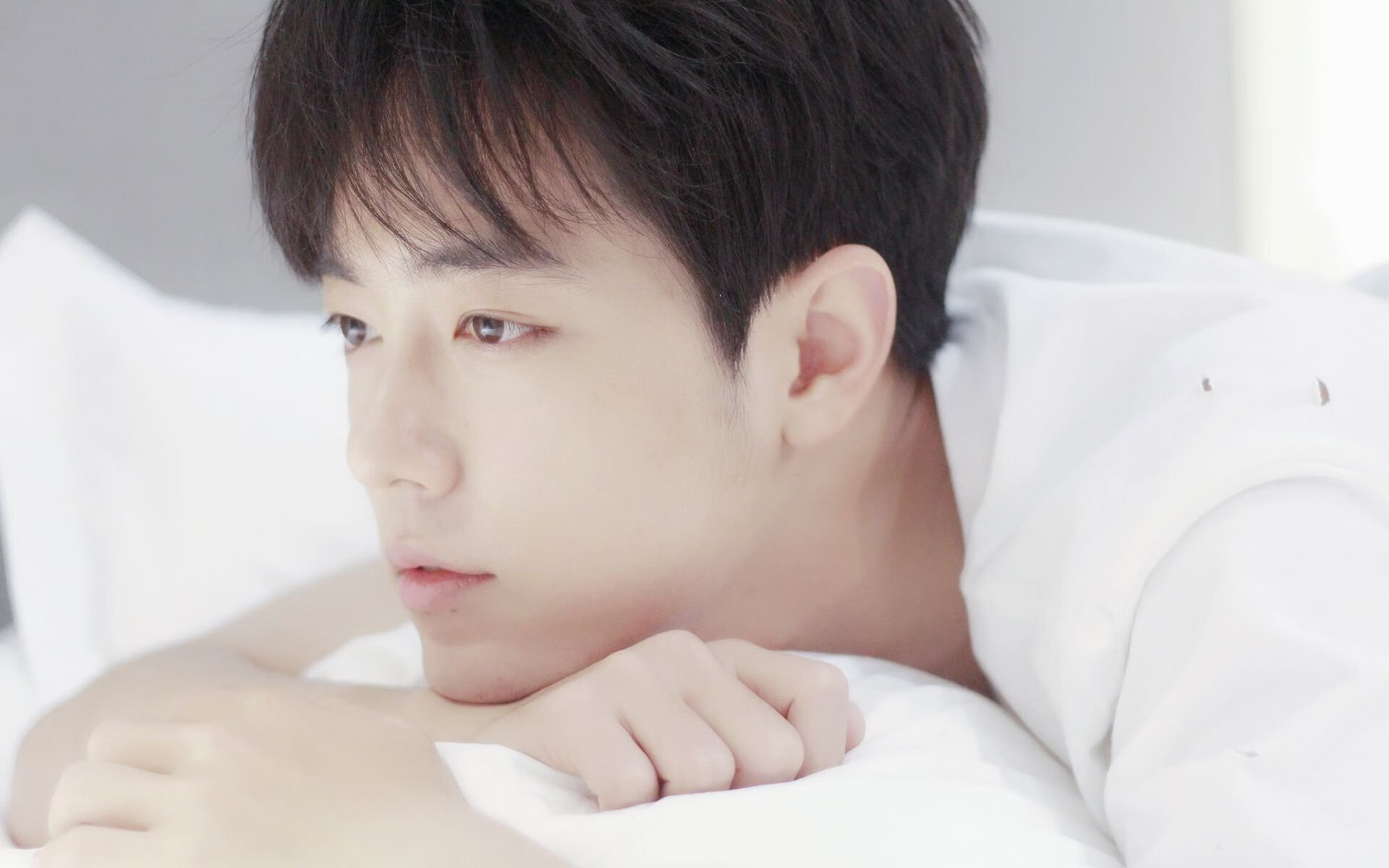 开云体育在线-唯一性之夜,当火箭逆转广厦与库里接管季后赛,书写偶然与必然的篮球史诗