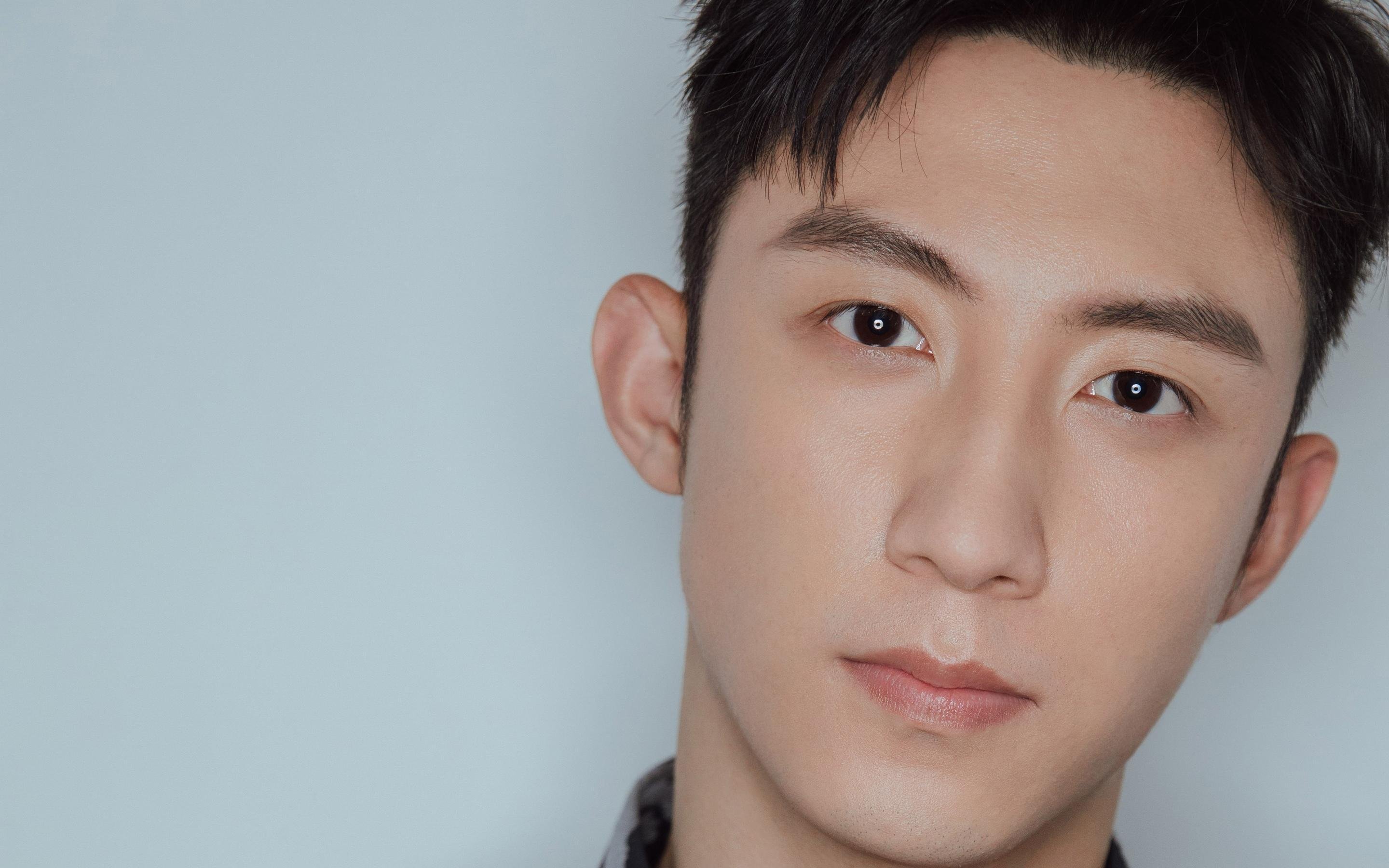 锋线尖刀化身防守铁闸，奥亚尔萨瓦尔如何用一次锁死为英格兰赢得唯一性胜利？